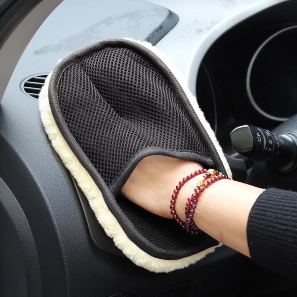 Car Duster Washing Glove ~ Brand New!
